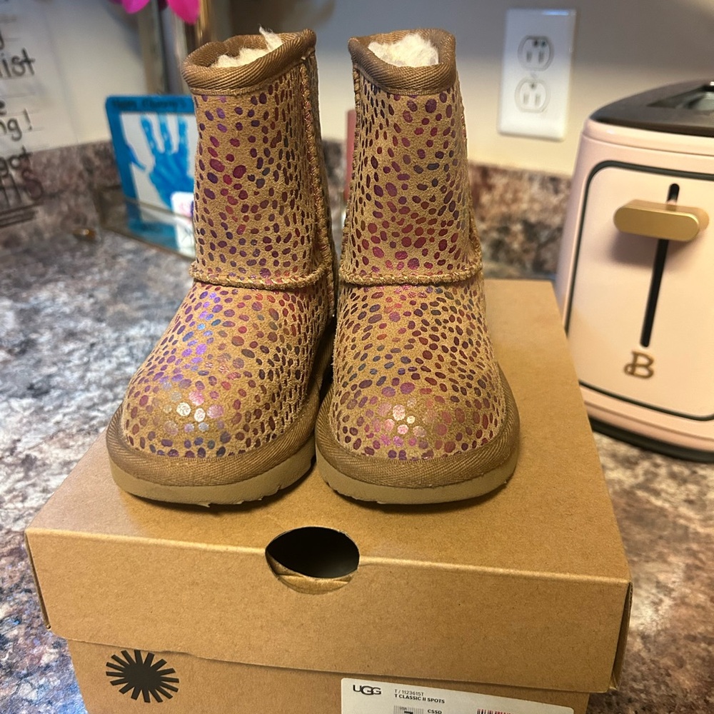 UGG Kids' Glitter Dot Boots in Pink and Brown